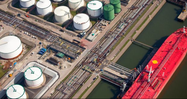 LNG-bunkering-2-e1474885056685-620x330