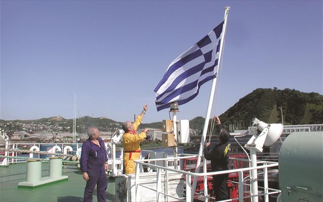 ploio-elliniki-simaia-ellinoktitos-stolos