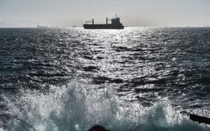 limani-peiraia-olp-ploio-pontoporos-nautilia-emporikos-stolos